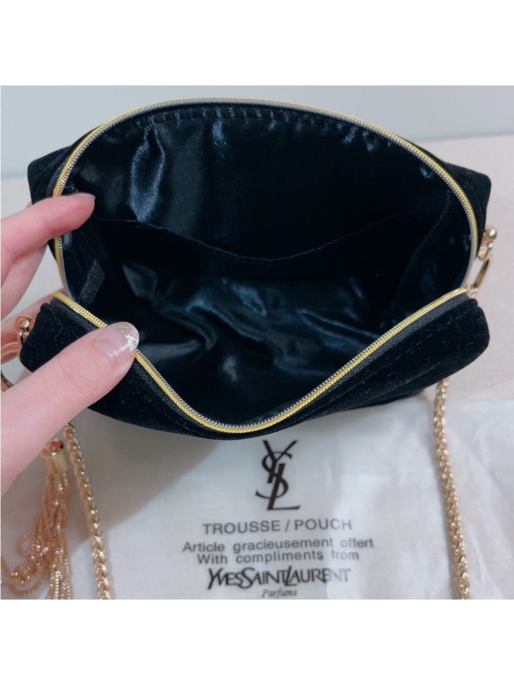 YSL YVES SAINT LAURENT Black Velvet bag purse clutch Gold Logo Chain tassel - Picture 8 of 9